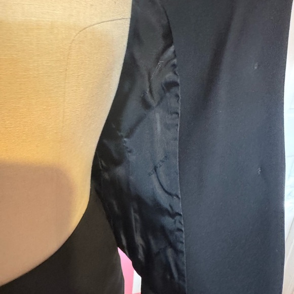 Ann Taylor Black Blazer with Notched Lapels and Fitted Silhouette - Picture 5 of 13